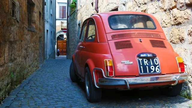 Azioni Stellantis deboli su incertezza regole UE