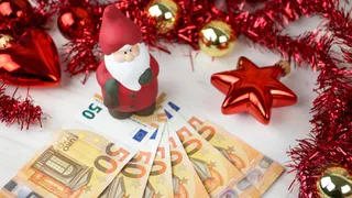 Natale 2025 e Santo Stefano in busta paga, come vengono retribuite le festività sullo stipendio