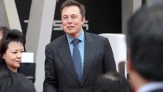 Elon Musk riscrive la storia della ricchezza globale: patrimonio record dopo la svolta legale su Tesla
