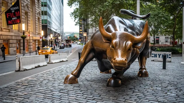 Wall Street si avvia a chiudere il 2025 con cautela: mercati prudenti tra prese di profitto e attese per il nuovo anno
