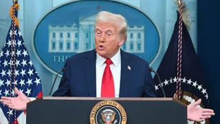 Azioni bancarie deboli, Trump irrompe sulla scena