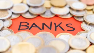 Intesa o UniCredit? Due banche, due strategie di investimento