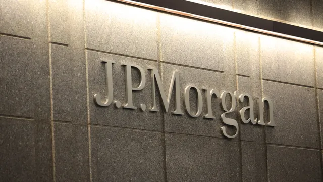 Trump contro JPMorgan: lo scontro che mette Wall Street in una posizione scomoda