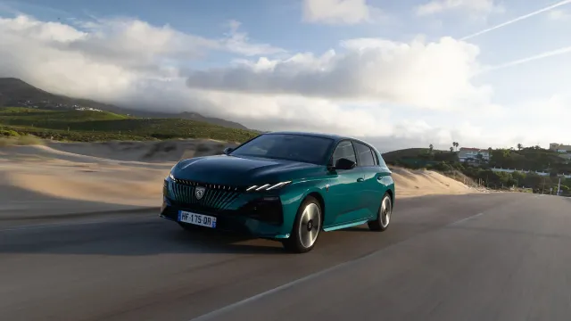 Borsa Italiana, prima timida reazione di Stellantis, Prysmian sui massimi