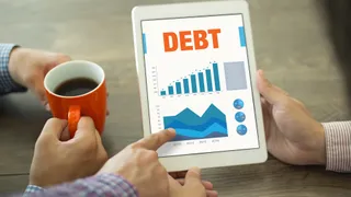 Crepe nei conti delle famiglie USA: il debito in ritardo torna a salire