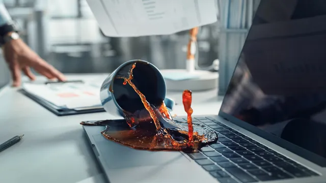 Quando il tuo laptop si trasforma nel tuo ufficio: una guida per evitare il burnout silenzioso