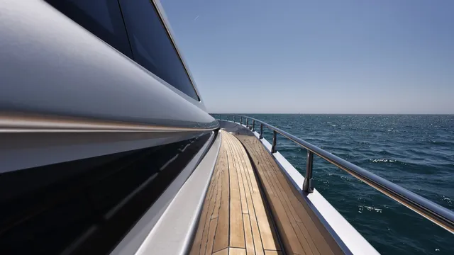 The Italian Sea Group affonda su costi extra