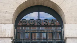 Guerra USA-Iran: difesa ed energia tra i vincitori a Piazza Affari