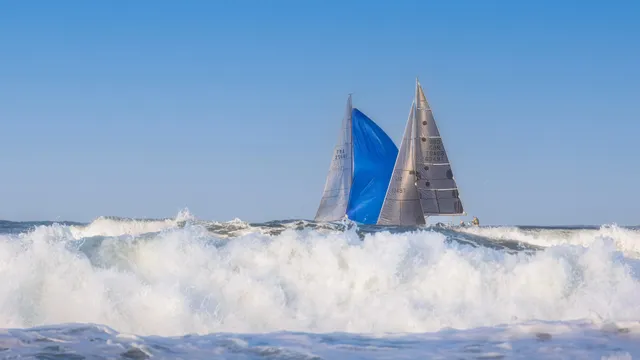 The Italian Sea Group su e giù tra le onde