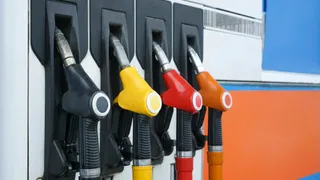 Benzina e gasolio in rialzo, il governo prepara le accise mobili