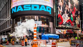 Mercati sull’orlo di una rottura: Nasdaq e Cina in equilibrio precario