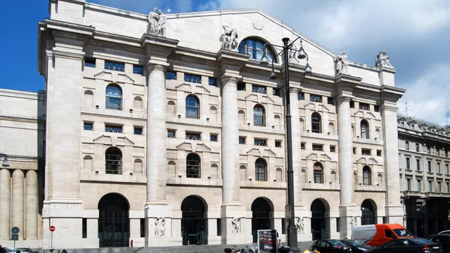 Ftse Mib, rimbalzo fragile in un contesto macro che torna a pesare