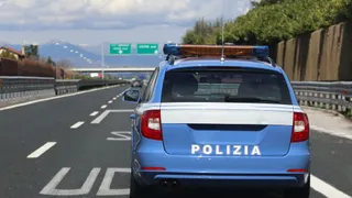 La morte di Louis Pisha a Bologna, secondo un vicino "hanno rotto la finestra per salire"