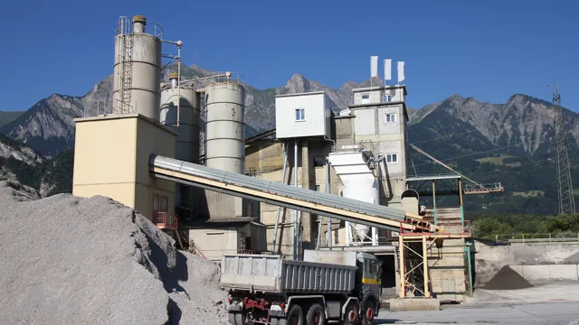 Buzzi accelera grazie a valutazioni attraenti, Stellantis punta sul SUV elettrico