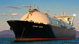 Petrolio in rialzo, ne approfitta Eni che riapre al gas russo