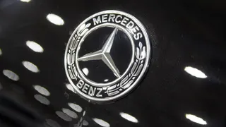 Mercedes e auto europee: stesso problema, stessa gabbia laterale