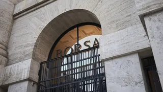 Piazza Affari chiude in pareggio, settimana con massimo dal 2000