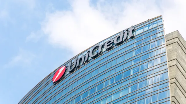 Unicredit sottotono, l'offerta su Commerzbank batte un colpo