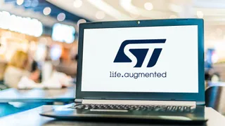 STM debole nonostante i giudizi degli analisti, Scatto sui massimi da oltre due anni per El.En.