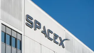Wall Street alla resa dei conti: SpaceX, inflazione e utili tech mettono alla prova il rally dell'AI