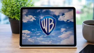 Hollywood verso il colosso da 110 miliardi: via libera alla fusione Paramount-Warner Bros