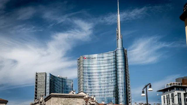 Borsa Italiana: UniCredit scala Commerzbank, Fineco punta ai massimi
