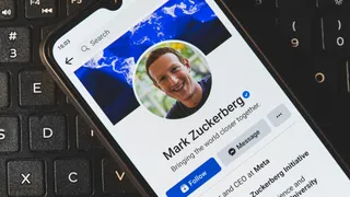 Zuckerberg ridisegna la corsa all’AI