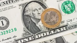 Euro/dollaro e Nasdaq 100 al bivio: i mercati alla prova delle resistenze decisive