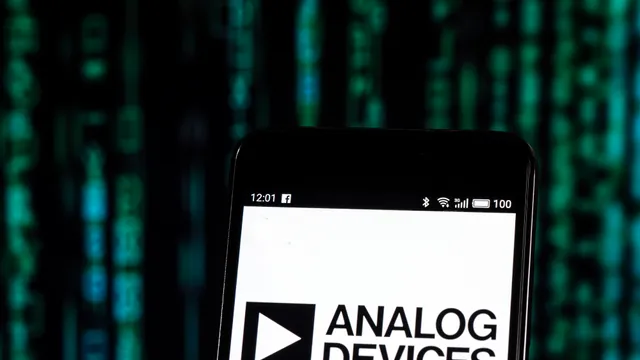 Analog Devices corre nell’era dell’AI: ricavi +40% e guidance record
