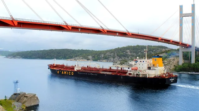D’Amico International Shipping accelera: noli record, cassa netta e flotta sempre più proprietaria 