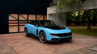 Ferrari in calo, pesano debolezza lusso e report Akros
