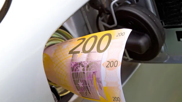 Carburanti & Stangate: il governo proroga lo sconto sul diesel