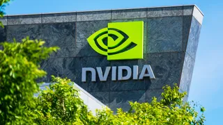 Nasdaq 100, scatta il segnale rialzista: testa e spalle dopo i conti record di Nvidia