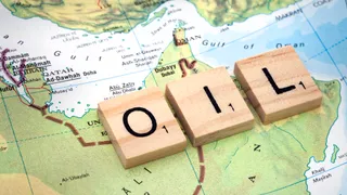 Prezzi del petrolio sull’altalena, nuova mediazione del Qatar in corso