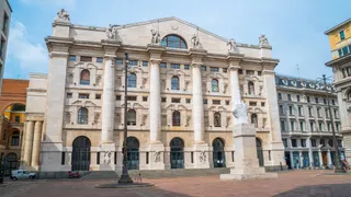 Piazza Affari in flessione, vendite su petroliferi e banche