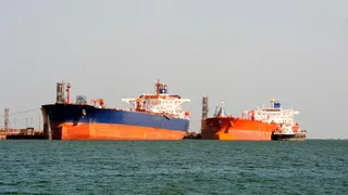 Brent sopra i 100 dollari, allarme sui mercati 