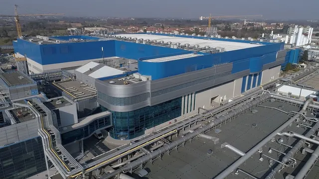 Crollo semiconduttori: l'allarme IA affonda STM e i chip europei