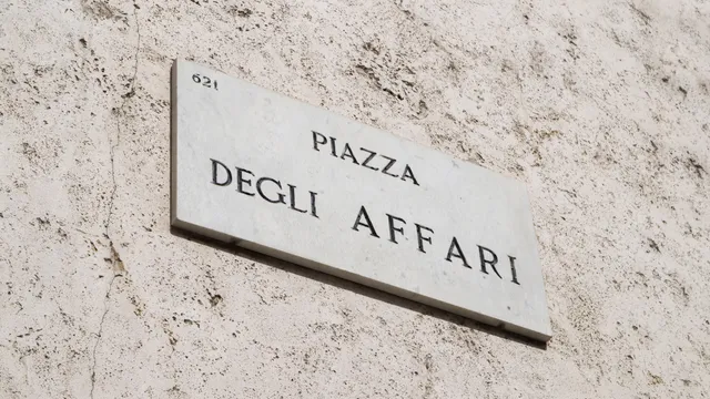 Borsa Italiana in calo: in rosso gli energetici, bene l'AI