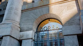 Borsa Italiana in rialzo: bene AI e banche, male i petroliferi