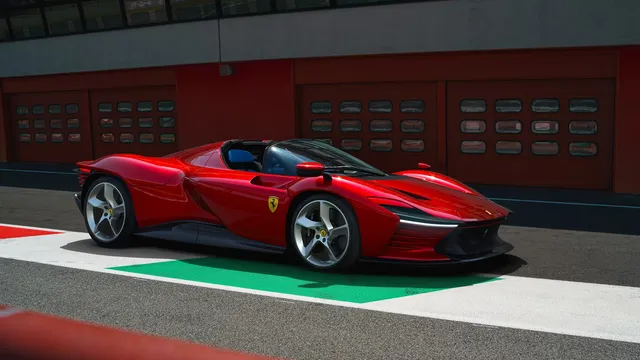 Ferrari sale a 352,05 euro: analisti positivi in vista dei conti 