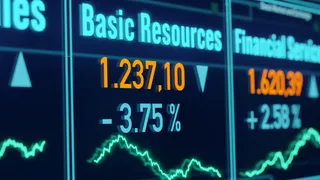 Utility e banche in direzione opposta (anche a dove dovrebbero andare)