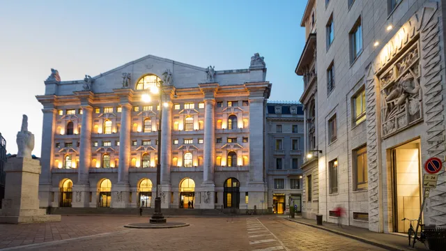 Piazza Affari rimbalza dai minimi da maggio e chiude in verde grazie a Eni