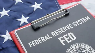 Fed ferma ma ancora restrittiva: sull’S&P 500 compare una shooting star
