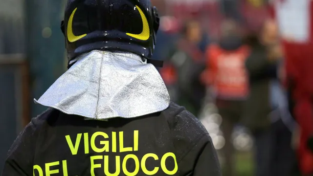 L'uomo sospettato per la morte di Rosalba Persico nell'incendio di Milano minaccia il suicidio, arriva il 118