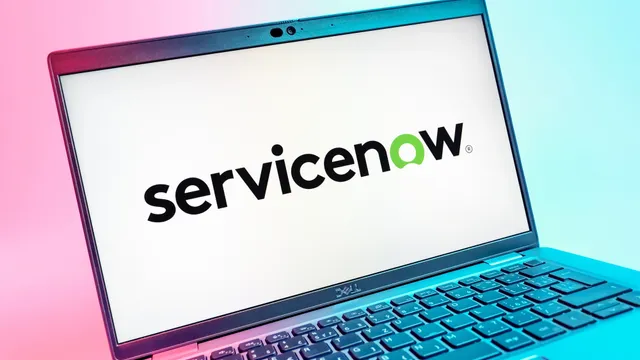 ServiceNow crolla nonostante i conti in crescita: l’effetto contagio investe CrowdStrike